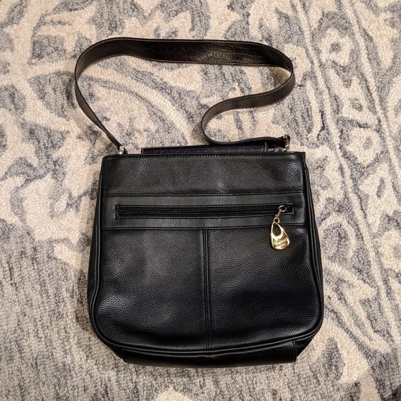 BLACK purse 👛 - Picture 2 of 7